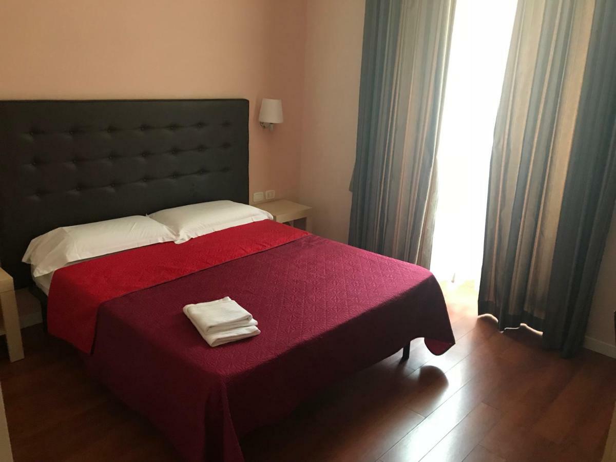 Elle Cavour Roma