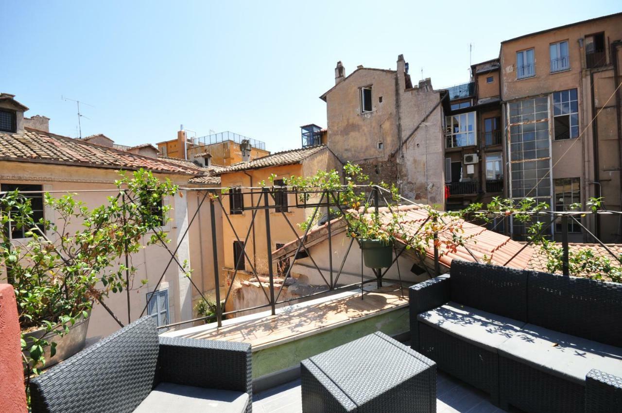 Holiday - City Center Apartment