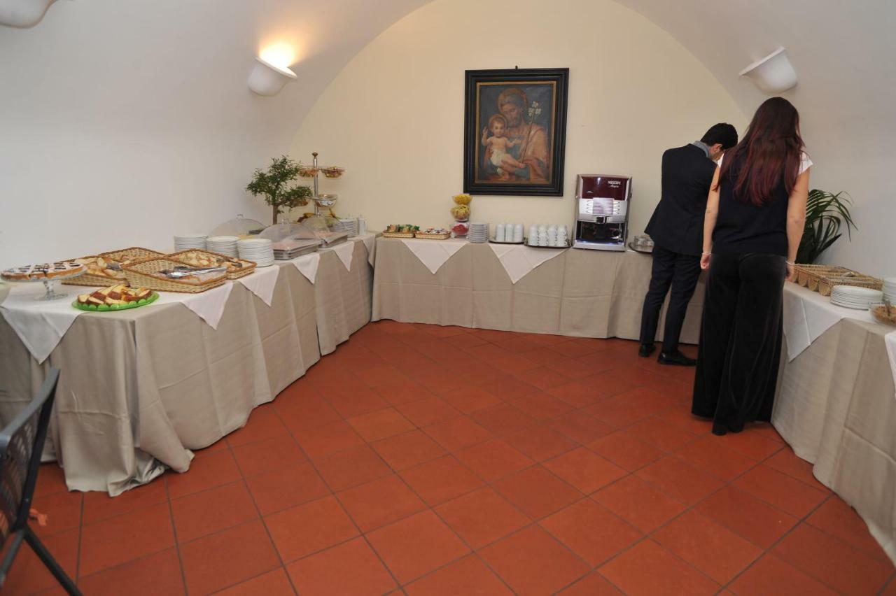Domus Sessoriana Acomodação com café da manhã  3*