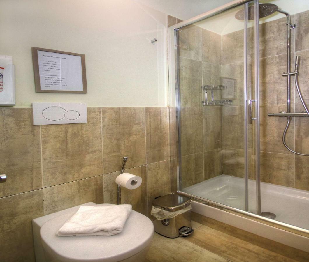 Wisteria Apartment Rom
