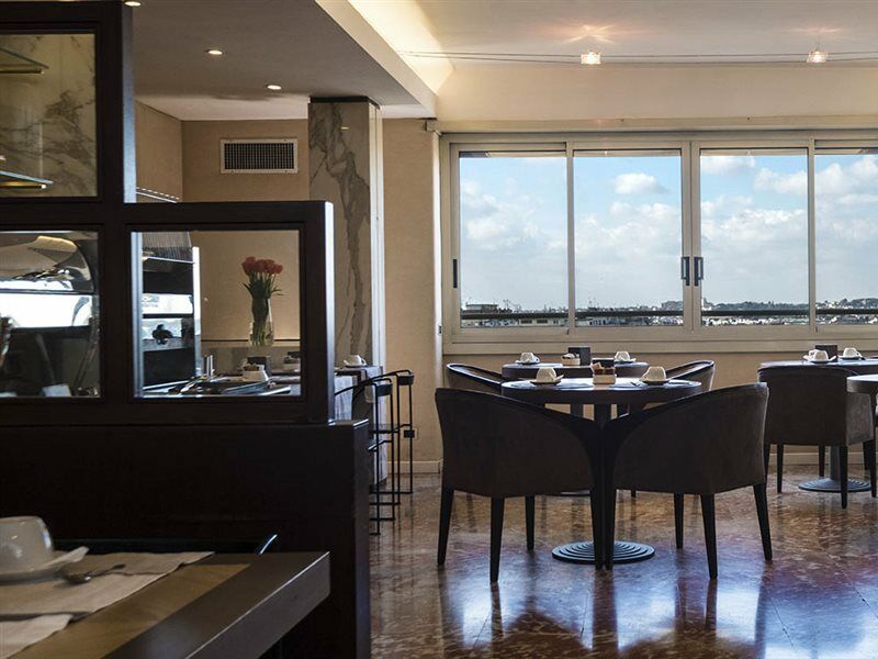 Western Piccadilly Hotel 4*