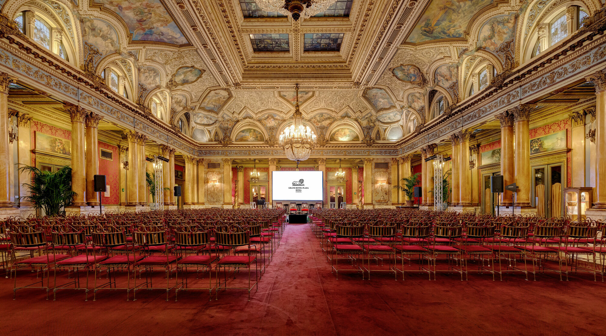 Grand Plaza