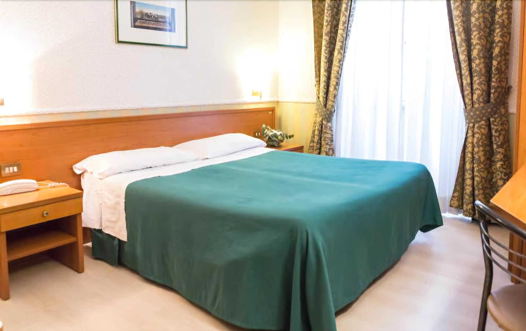Capitol Aparthotel 3*