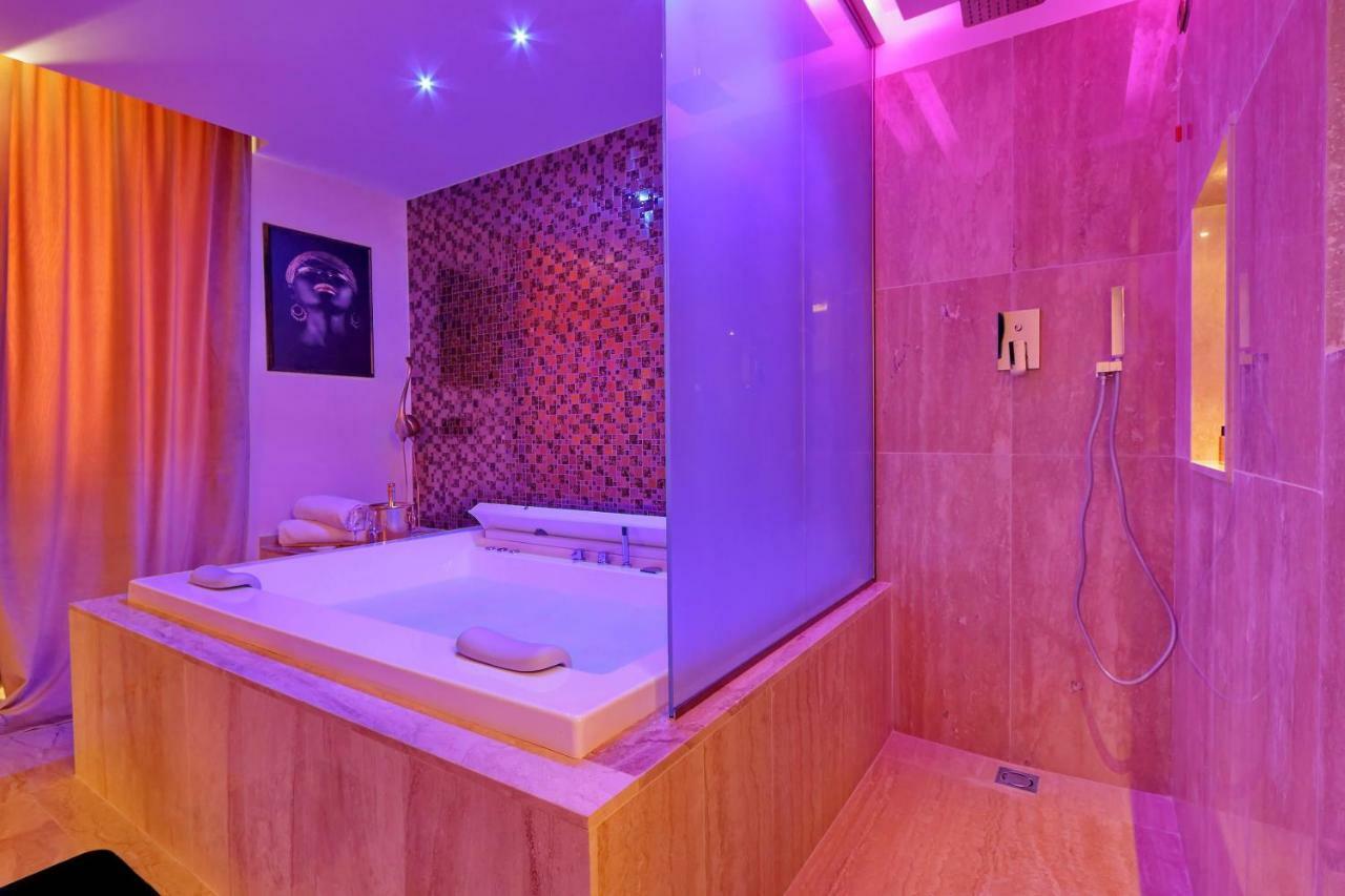 Spanish Diamond Luxury & Jacuzzi Affittacamere 2*