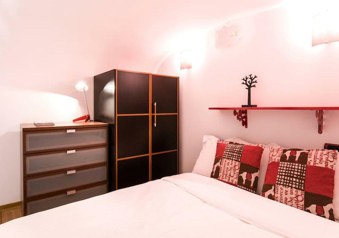 Major Sisters, In The Heart Of Apartamento