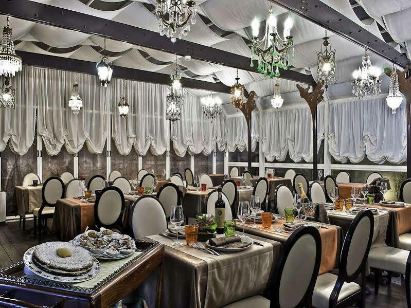 Caravel Hotel 4*