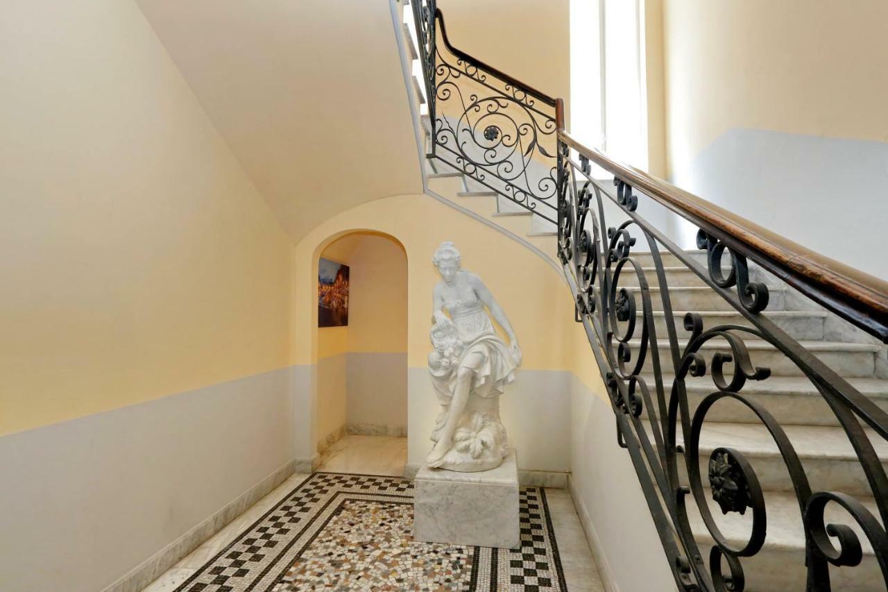Apartment Vittoria Colonna Rome
