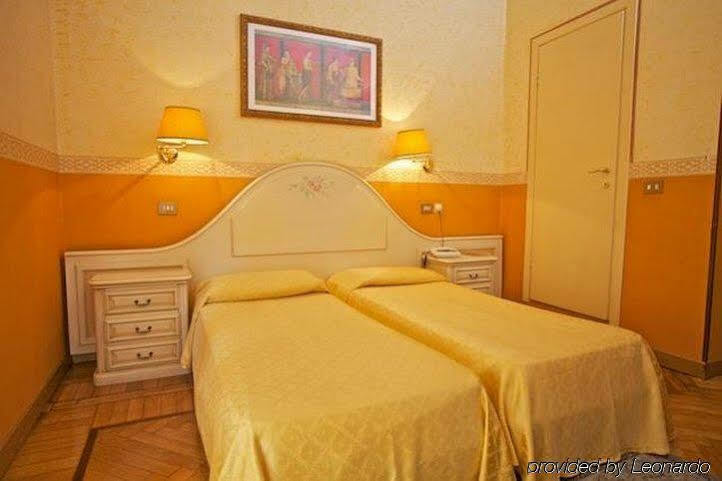 Hotel Trinita Dei Monti 3*