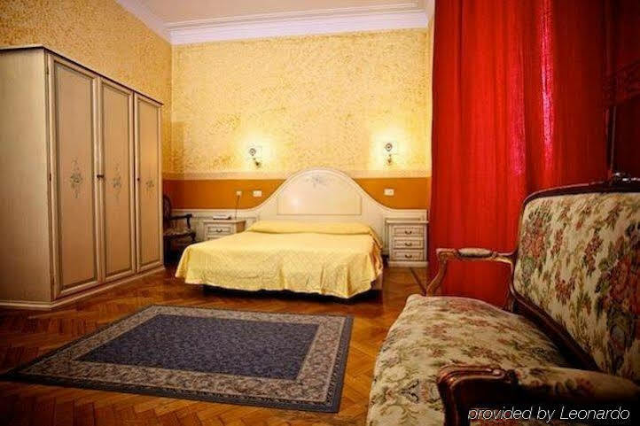 Trinita Dei Monti Hotel