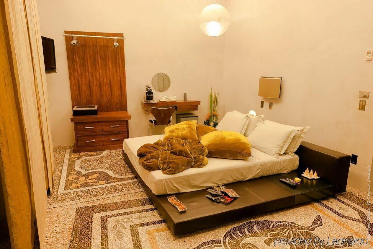 Suitesistina For Brave Lovers Bed & Breakfast 3*