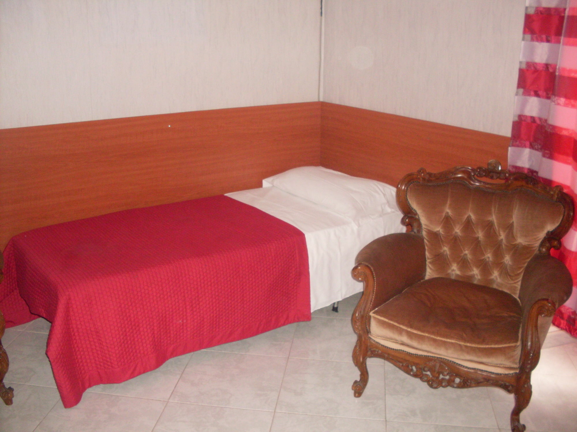 Dhali Affittacamera Affittacamere 3*