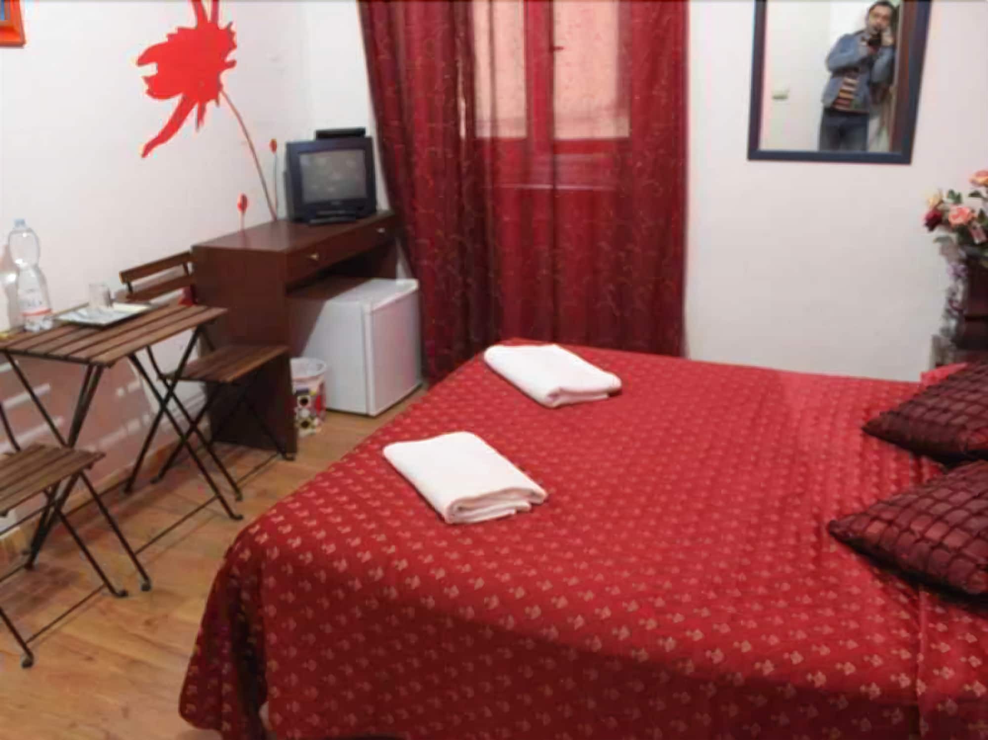 Adone House 2*
