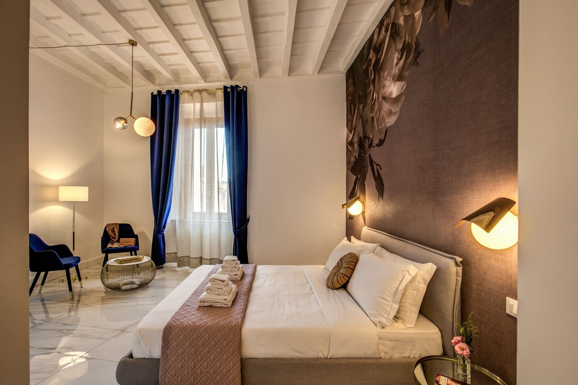 Little Queen Pantheon 4* Roma