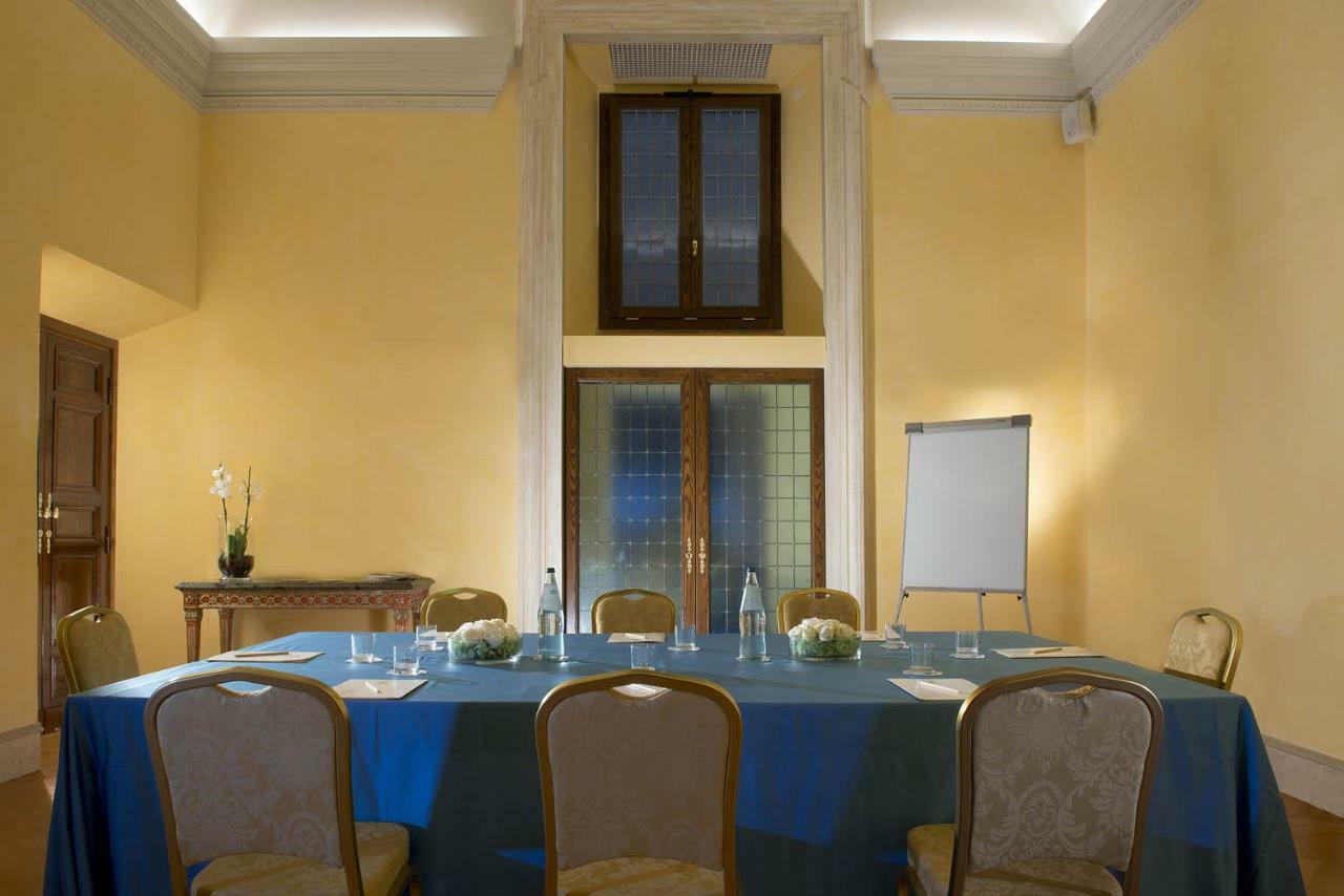 Hotell Palazzo Cardinal Cesi 4*