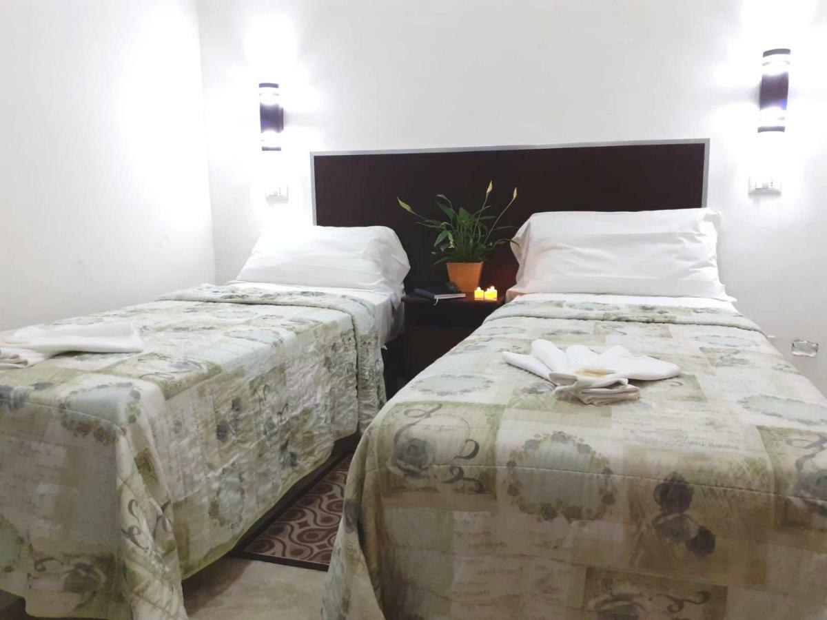 Sarkar House * Roma