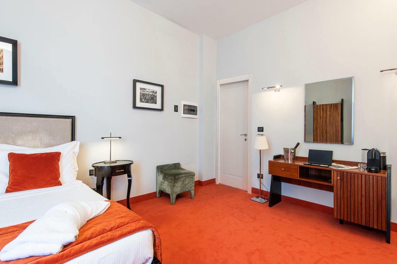 Hotel Nomad