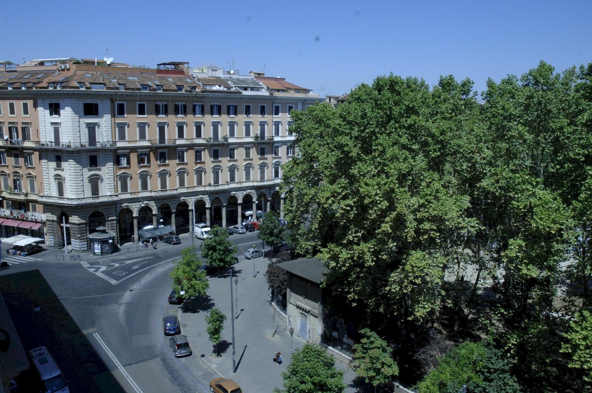 Drago D'oro - Accross From Metro Vittorio Emanuele Acomodação com café da manhã  Roma