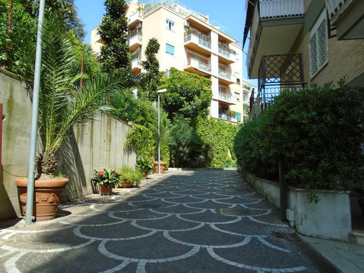 La Tana Di Sofia Pensión 2*