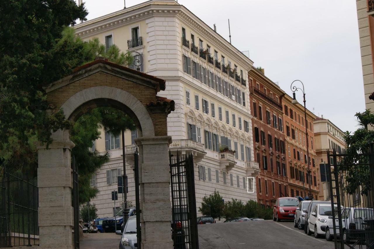 Tatusa Al Colosseo *