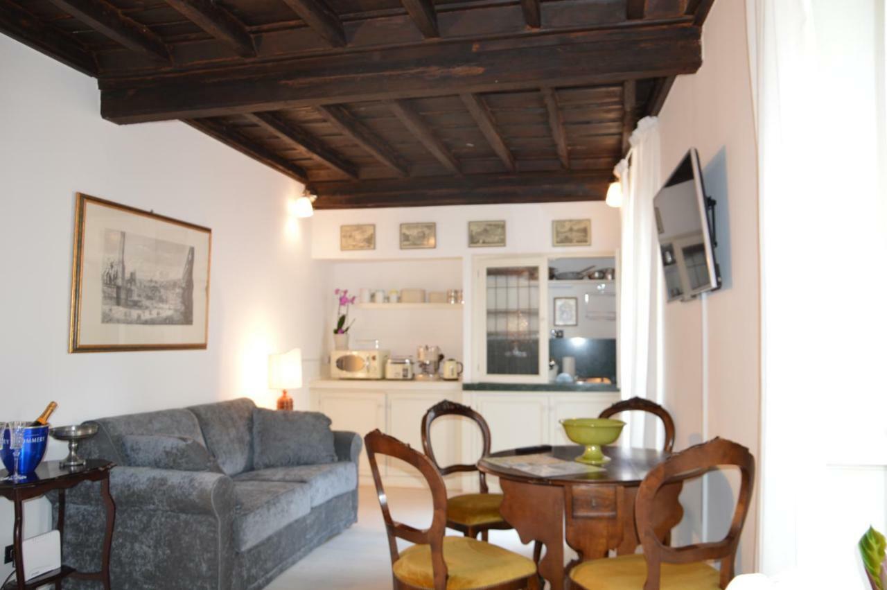 Historic Center - Elegant With Charming Antiques - Raffaello
