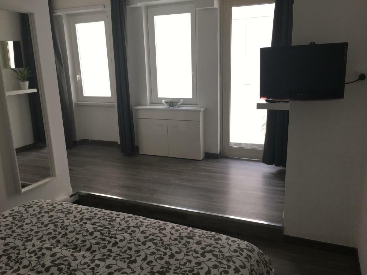 Interno 2 Appartamento *