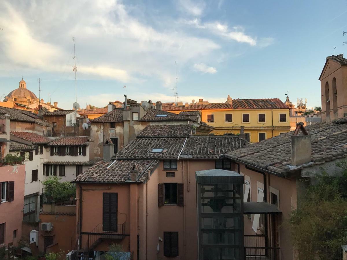 Apartamento Due Mondi, Pantheon