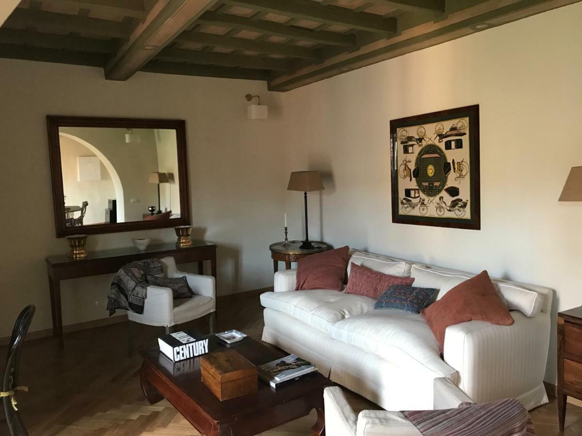 Apartamento Due Mondi, Pantheon