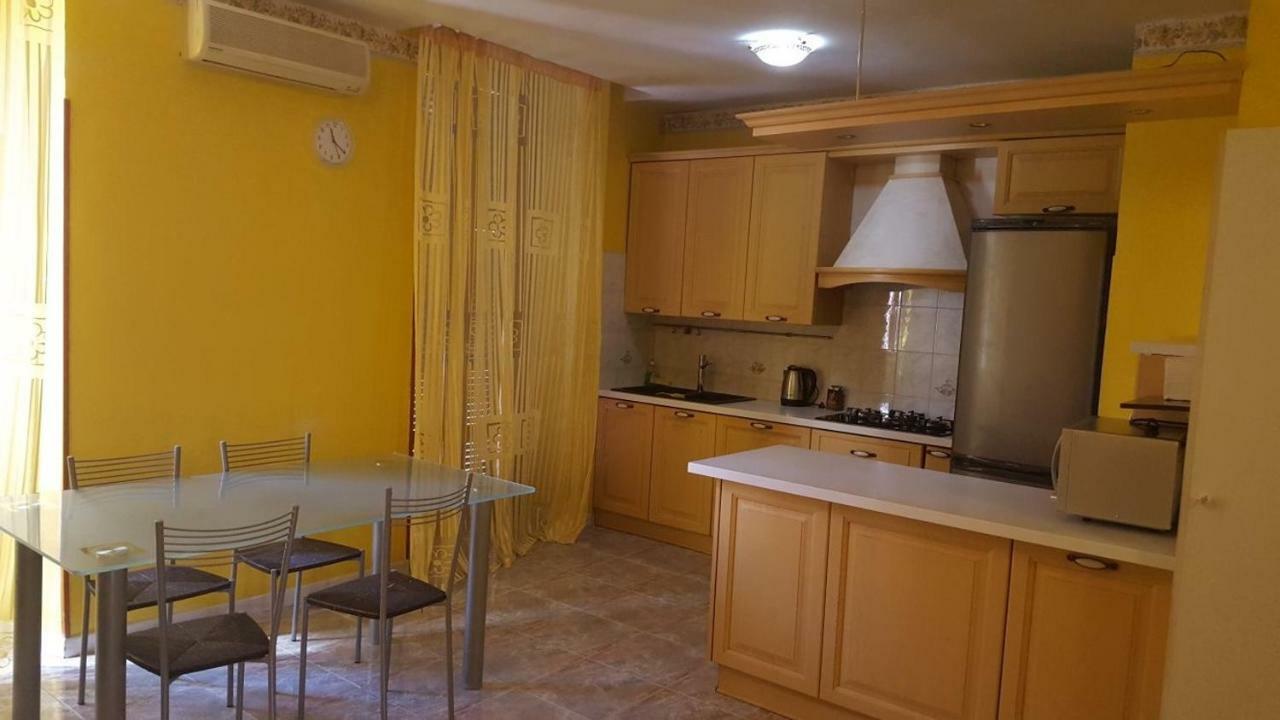 Halyna Bed & Breakfast