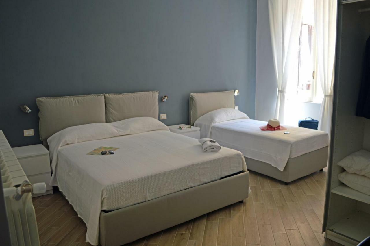 Colosshouse Pensión Roma
