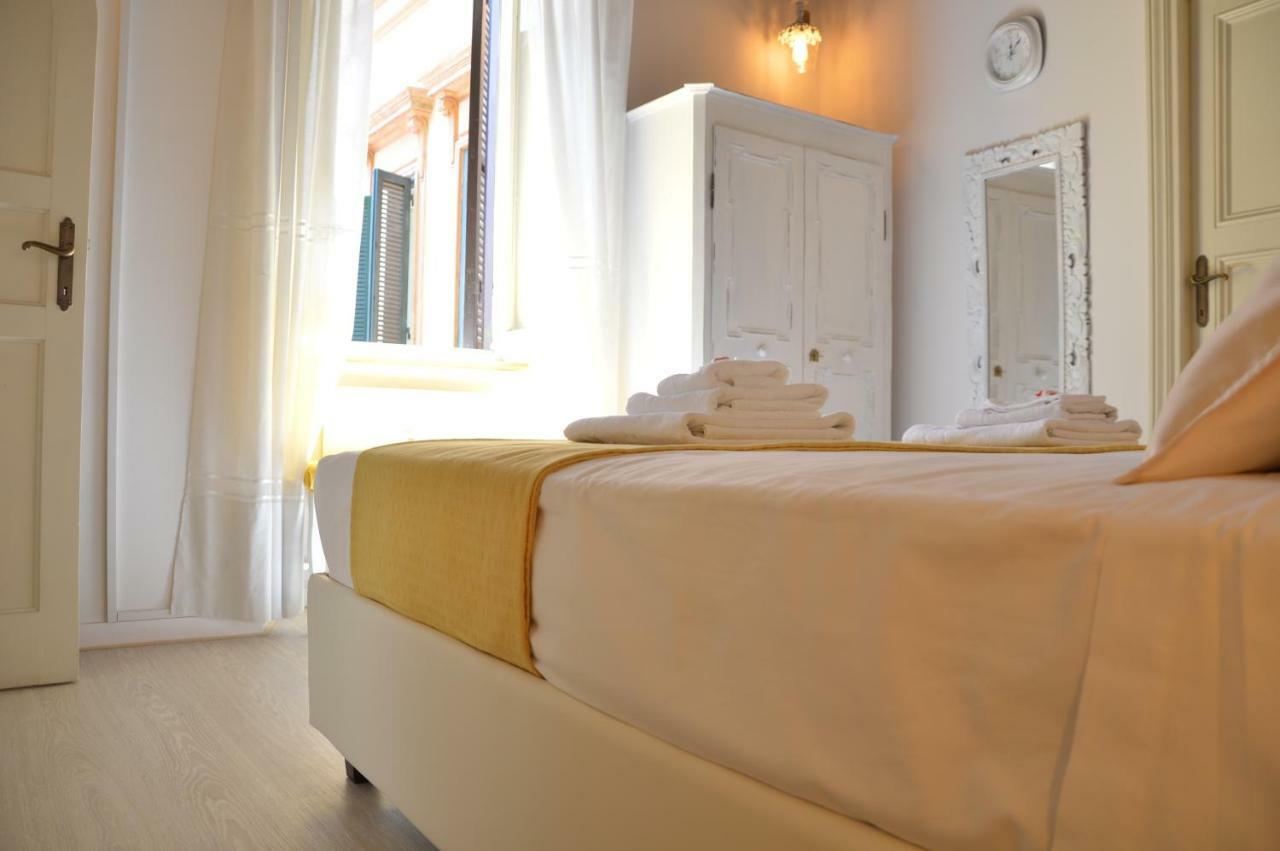 Historic Center - Elegant With Charming Antiques - Raffaello