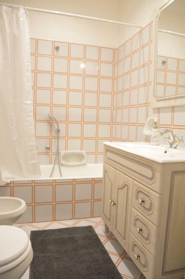 Historic Center - Elegant With Charming Antiques - Raffaello *