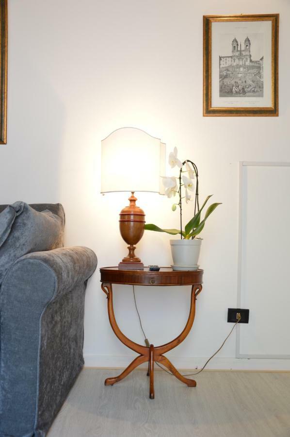 Historic Center - Elegant With Charming Antiques - Raffaello *