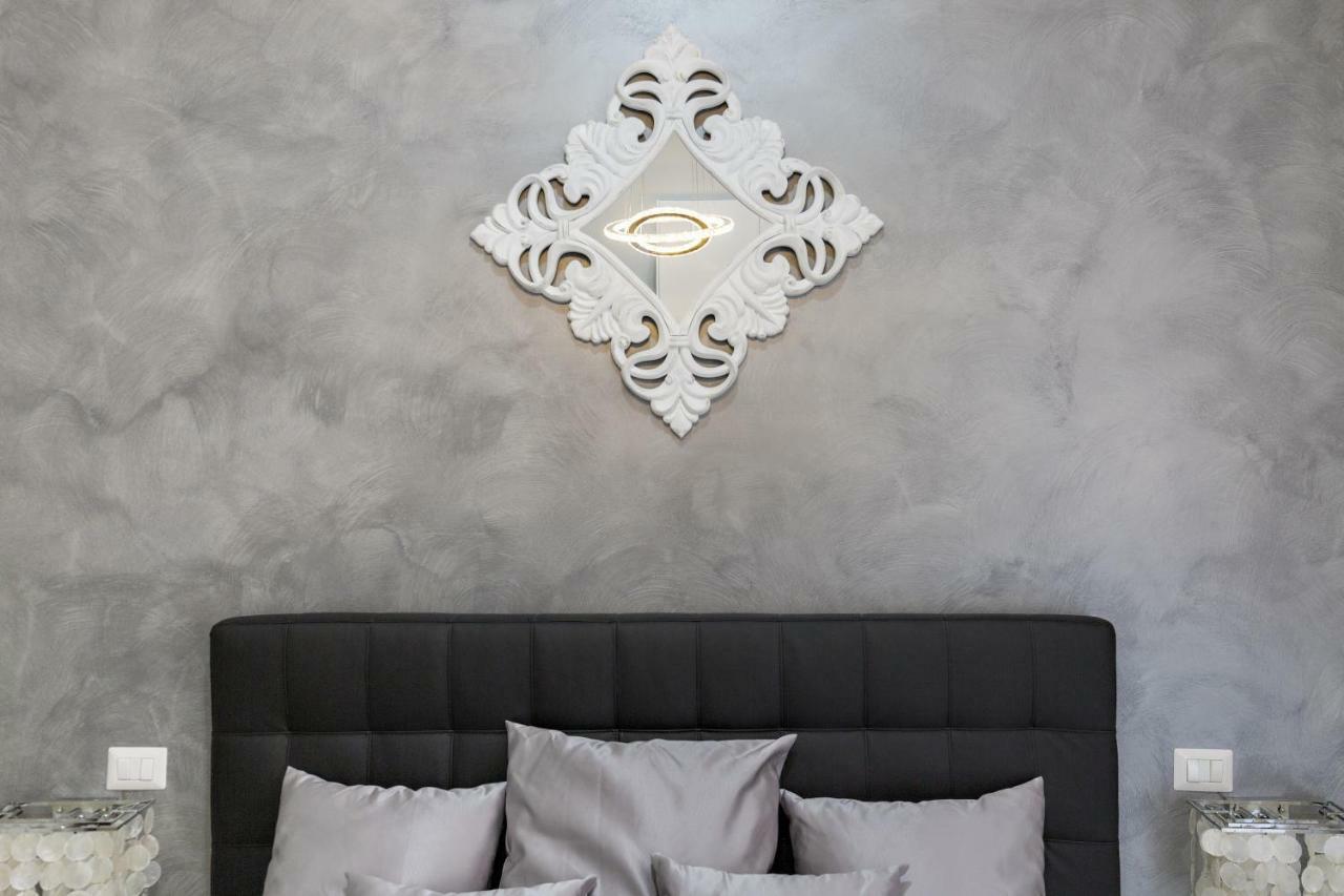 New In! Sophie At Colosseum * Rome