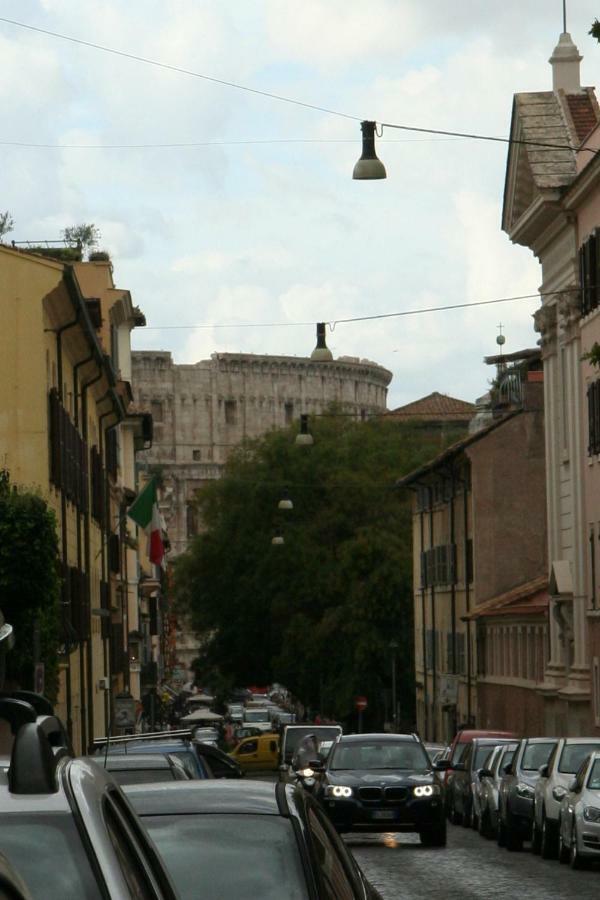 La Romàntìca Al Colosseo