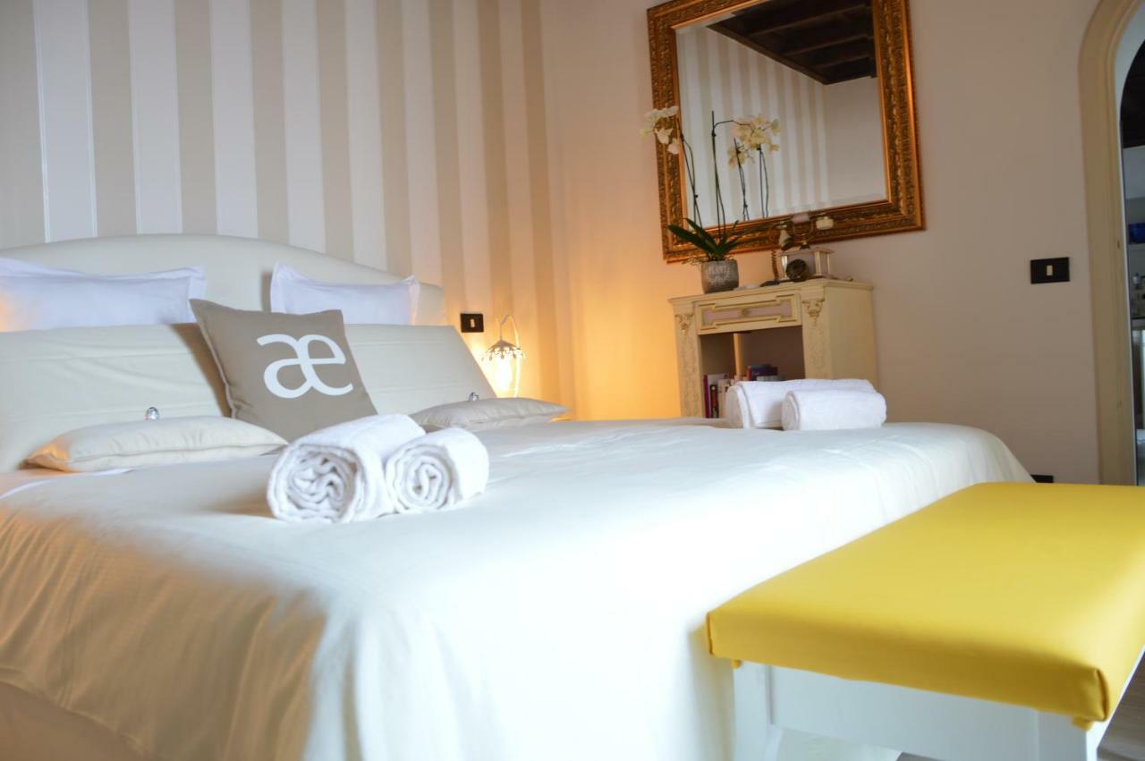 Historic Center - Elegant With Charming Antiques - Raffaello * Rom