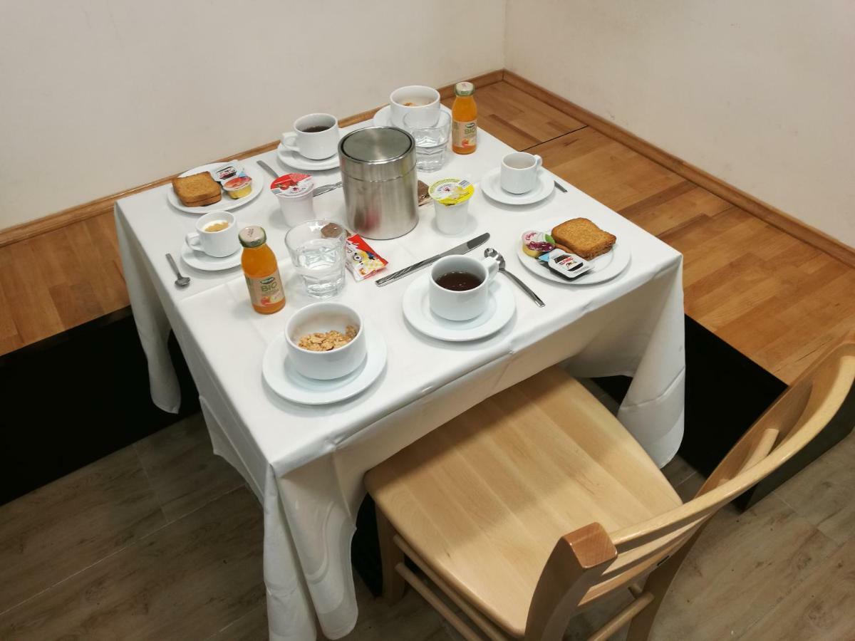 Pensión Al Trenino Accomodation *