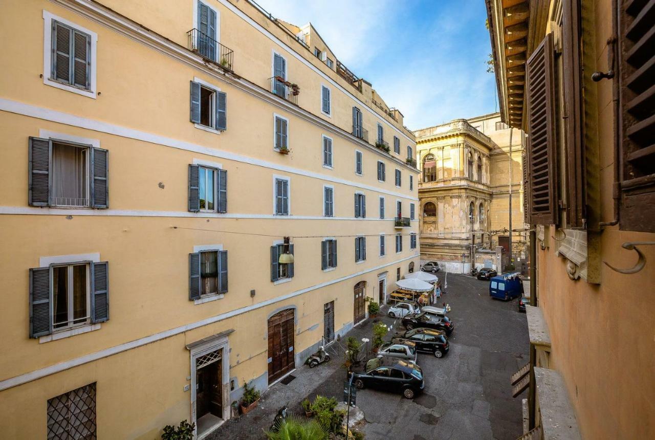 In Front Of Coliseum Apartment Rome