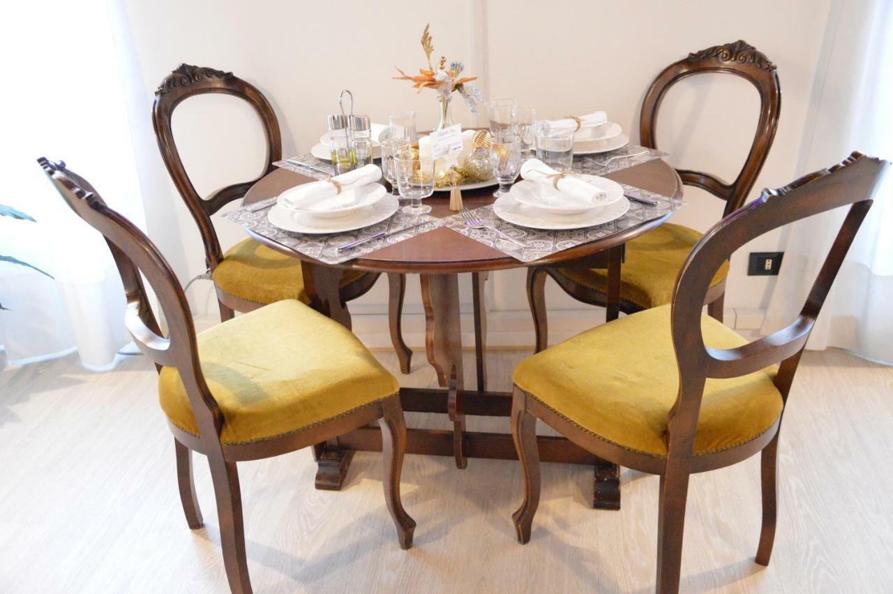 Historic Center - Elegant With Charming Antiques - Raffaello
