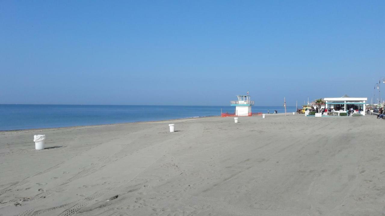 The Red Box On The Beach Casa de férias Roma