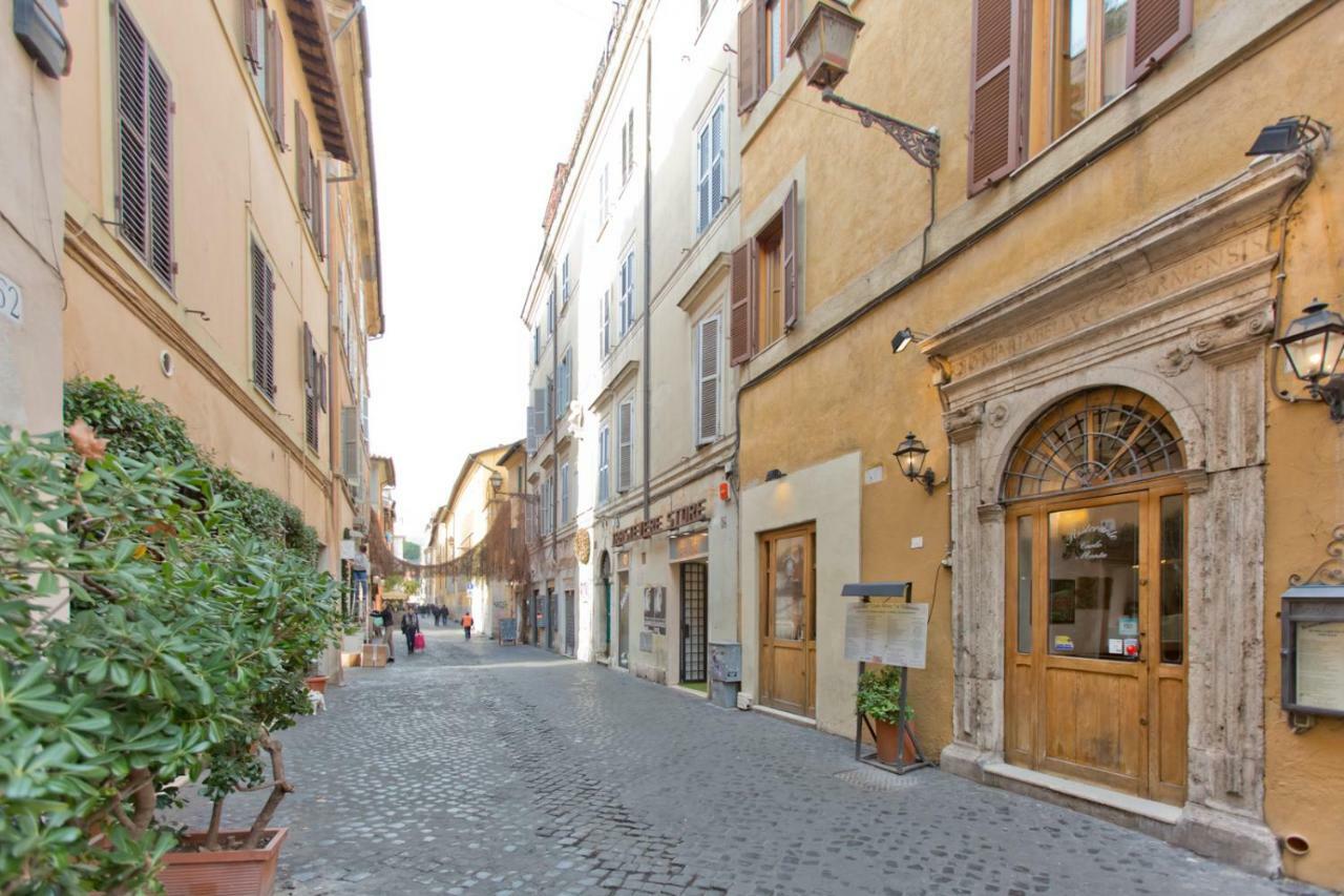 L'agata Roma