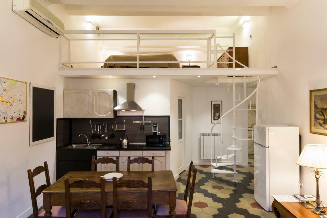 Navona Square Apartment