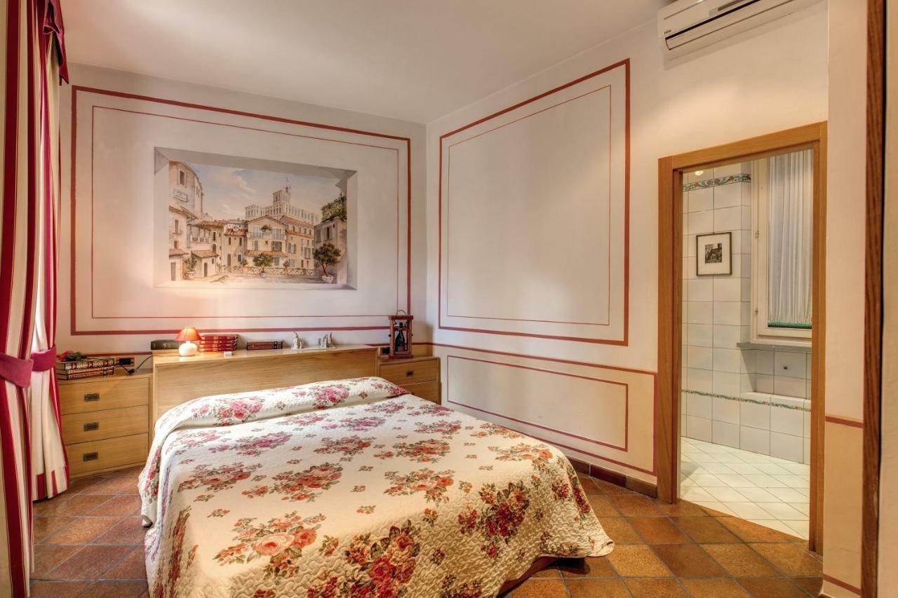 Lovely Flat By The Trevi Fountain Apartamento