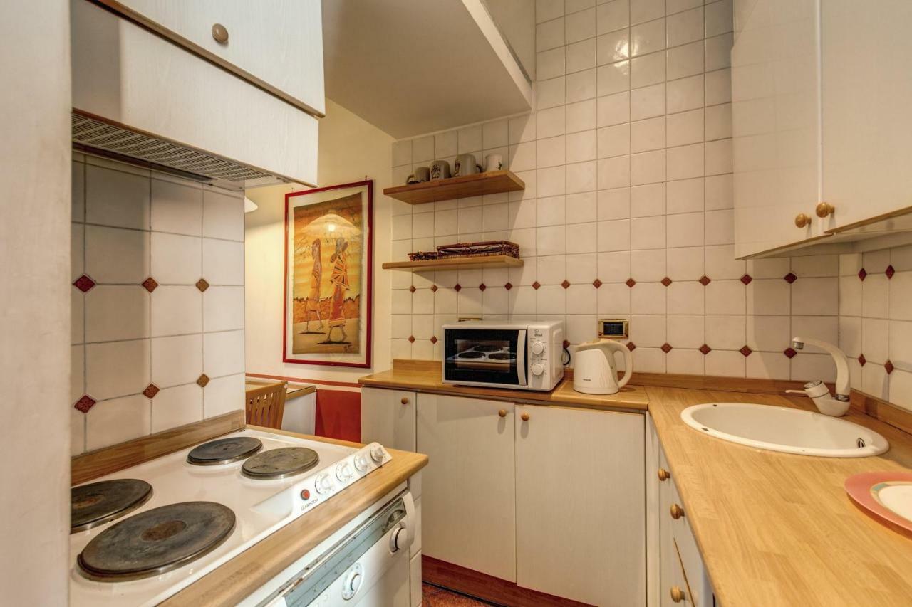 Lovely Flat By The Trevi Fountain