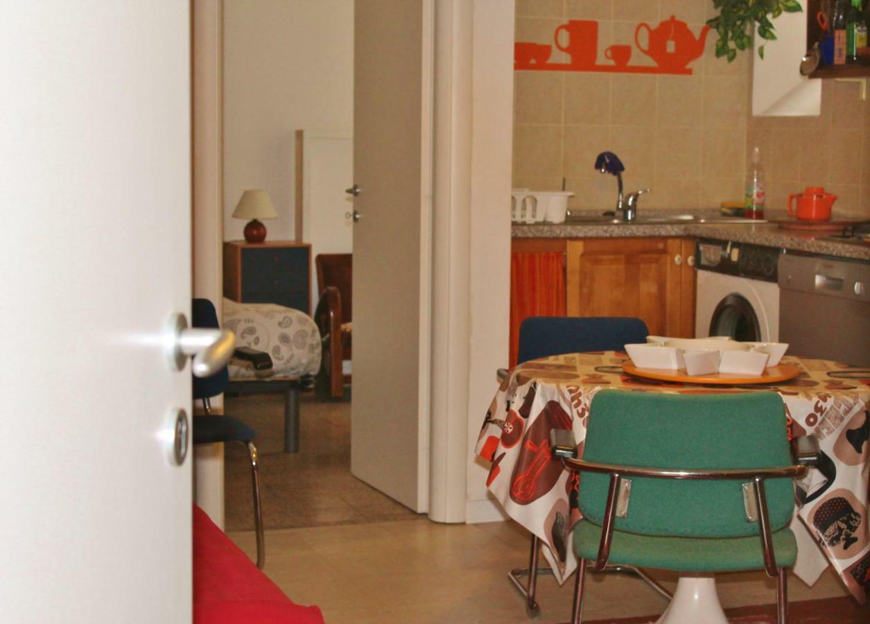House 2* Rom