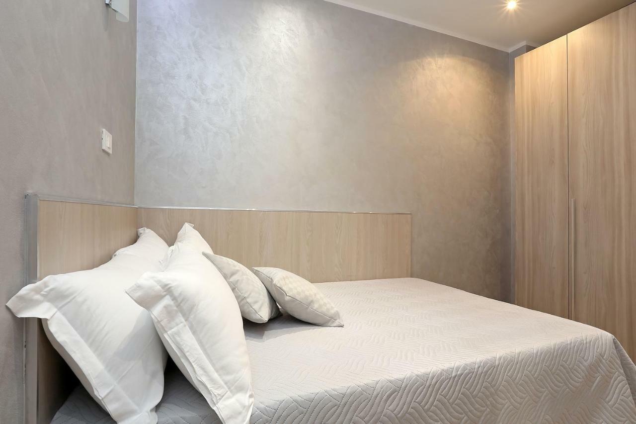 Adorasuite 2 Affittacamere Roma