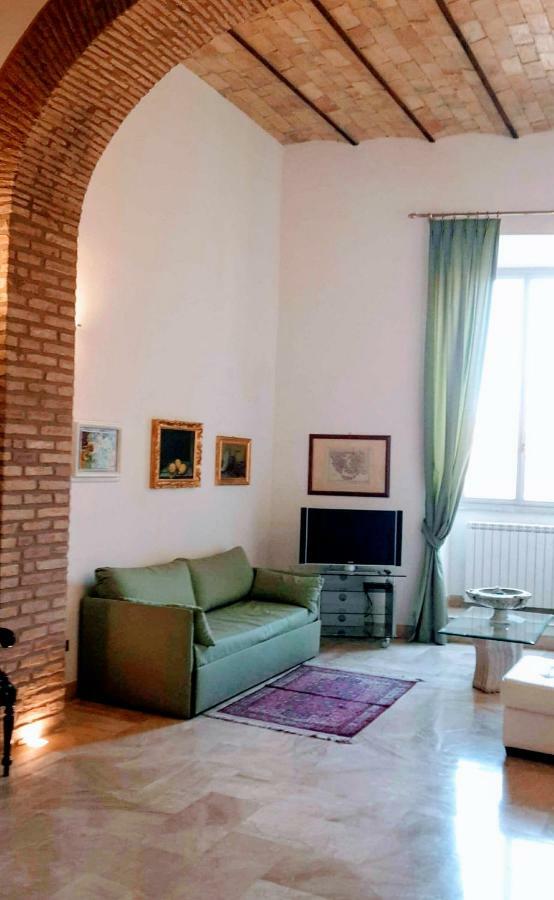 Foro Romano Luxury 2 Rom