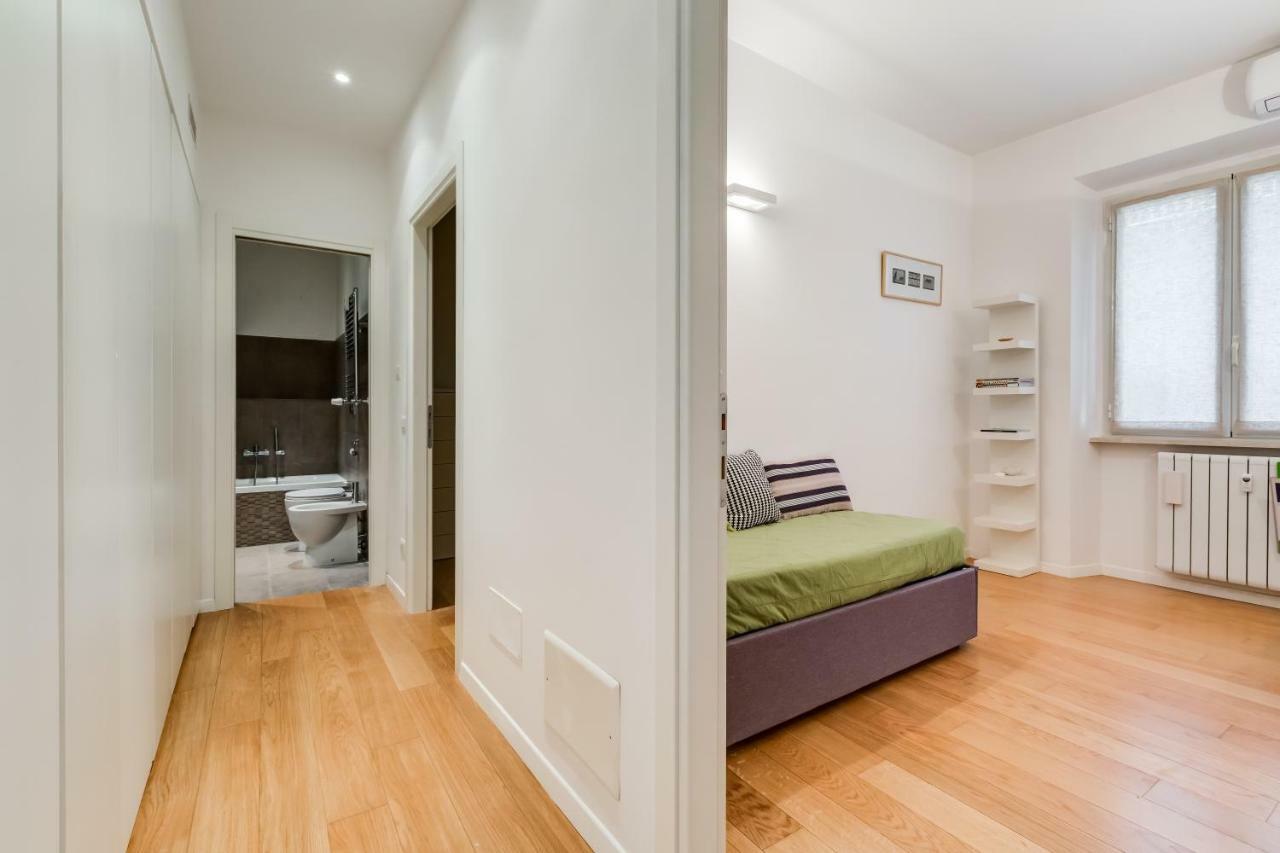 Micol's Place Rom