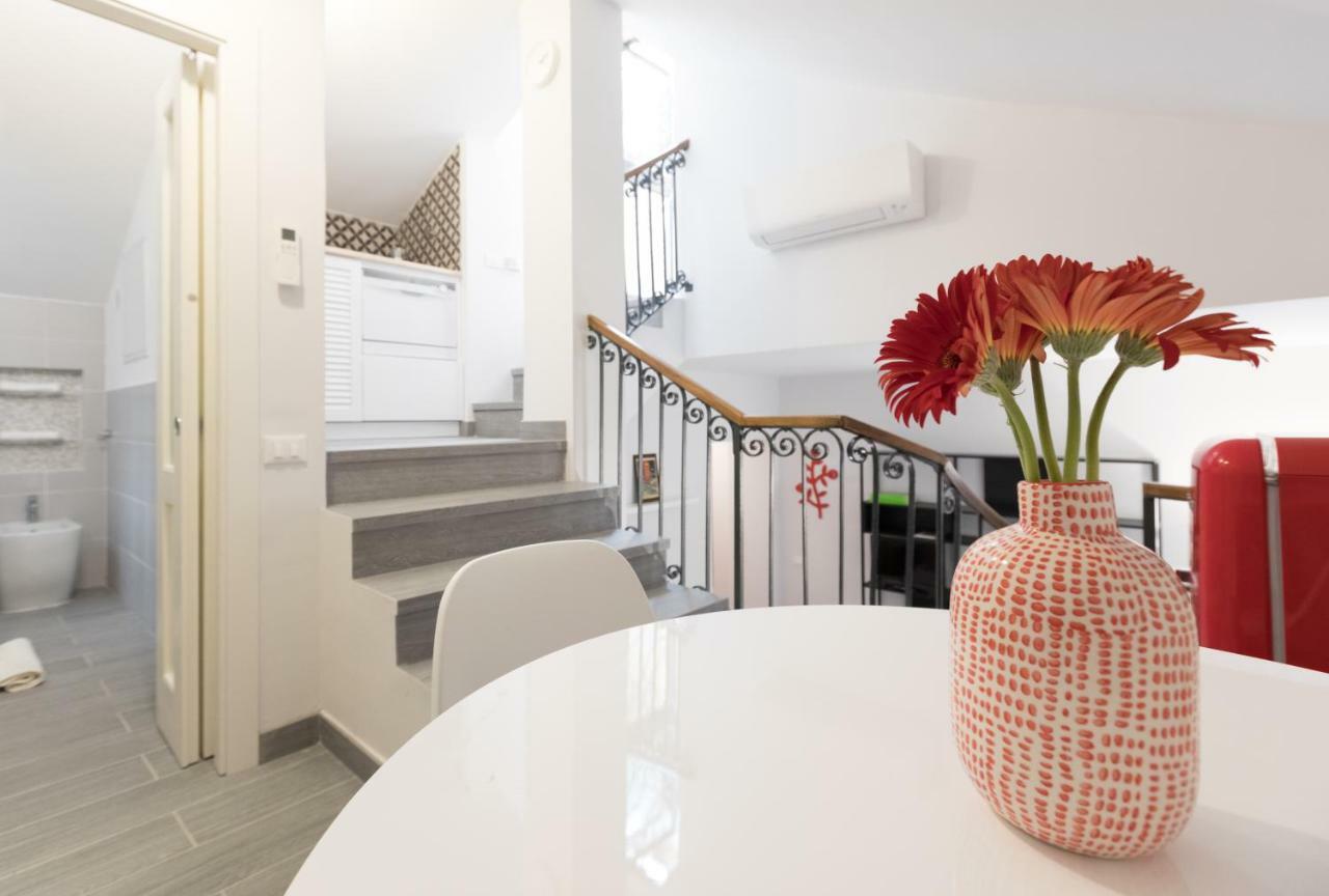 Leilighet Quiet Pied A Terre With Terrace In Borgo Pio *