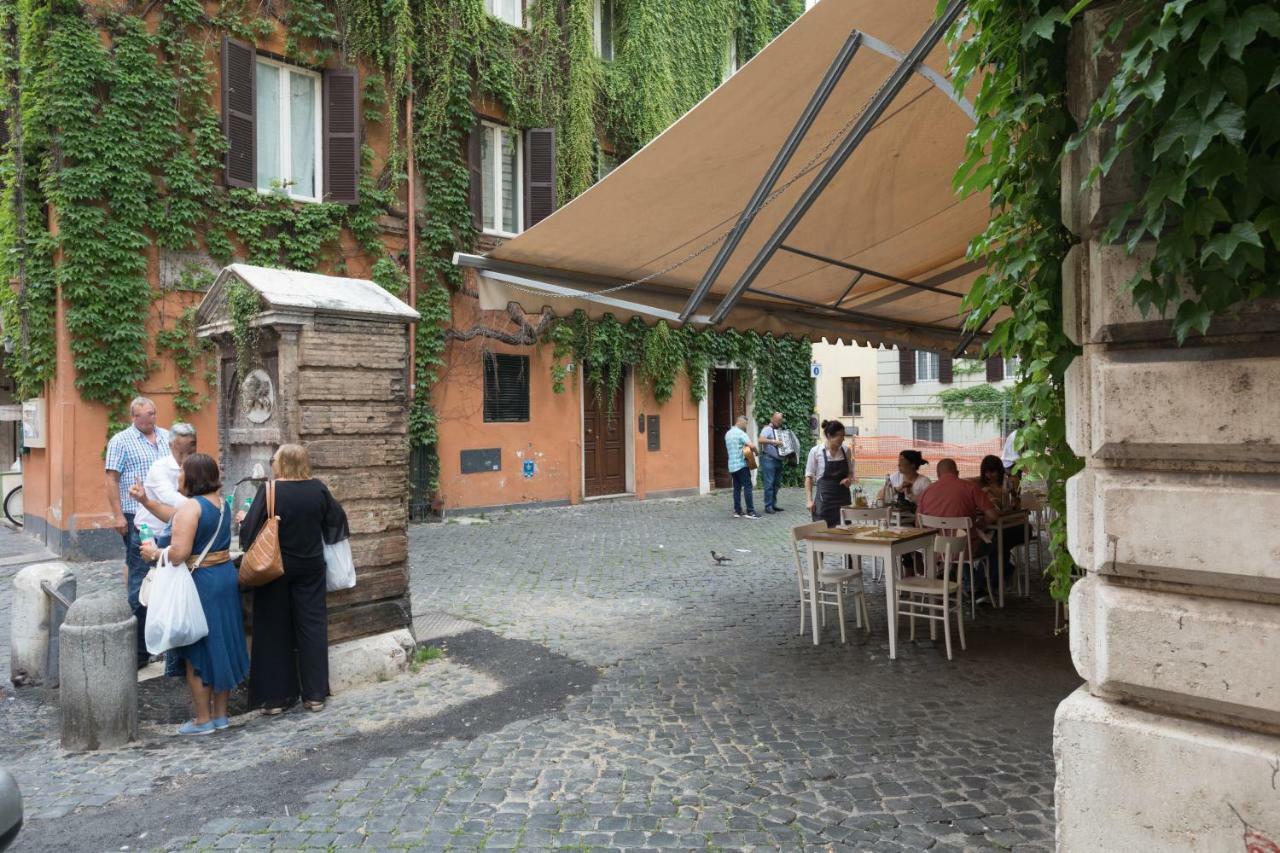Leilighet Quiet Pied A Terre With Terrace In Borgo Pio Roma