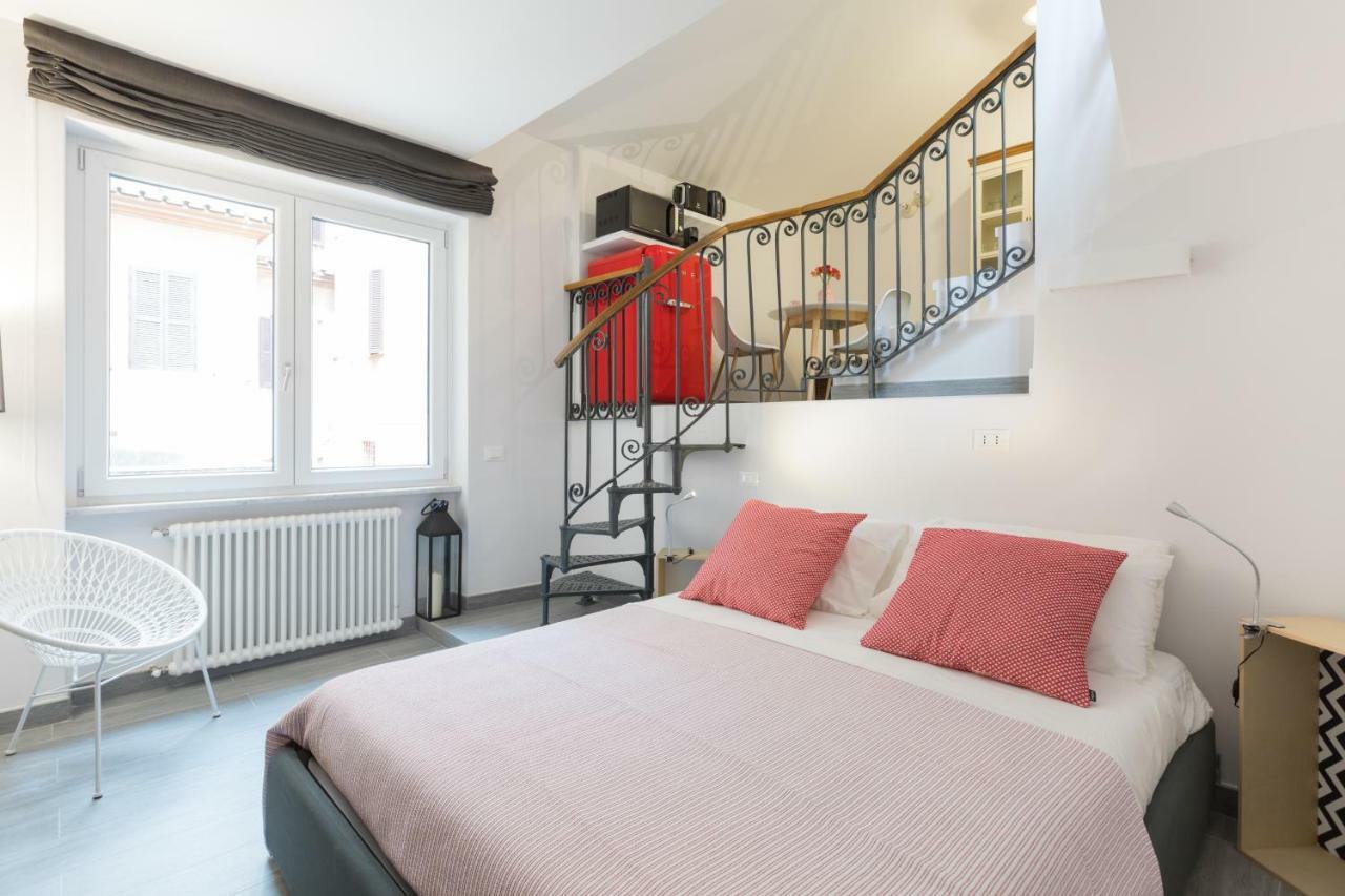 Leilighet Quiet Pied A Terre With Terrace In Borgo Pio